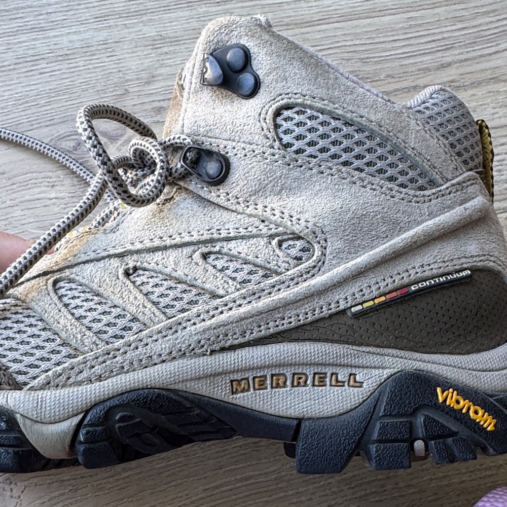 Merrell Women’s Gray and Tan Boots